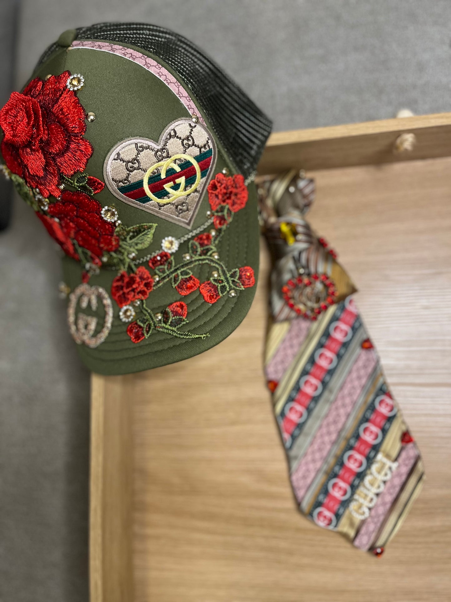Bougie trucker hat & Upcycled necktie sets