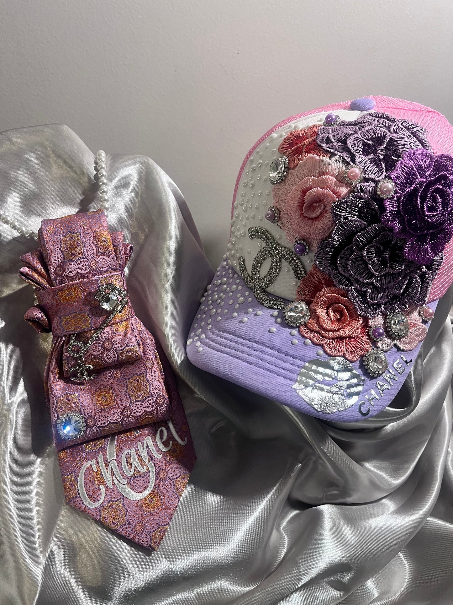 Bougie trucker hat & Upcycled necktie sets