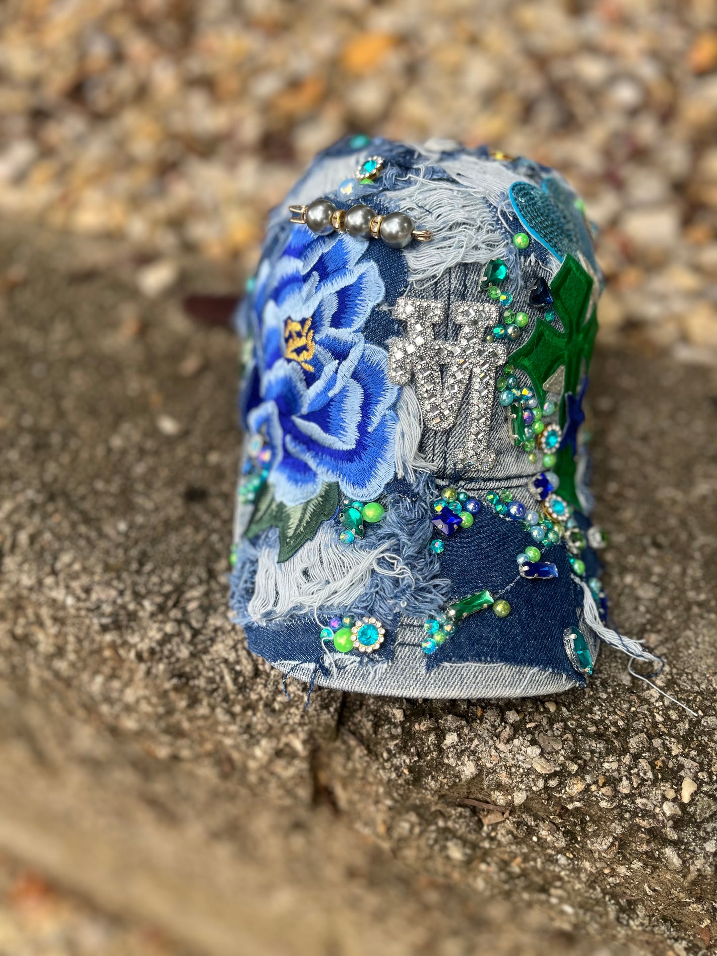 Diamonds and Florals trucker hats