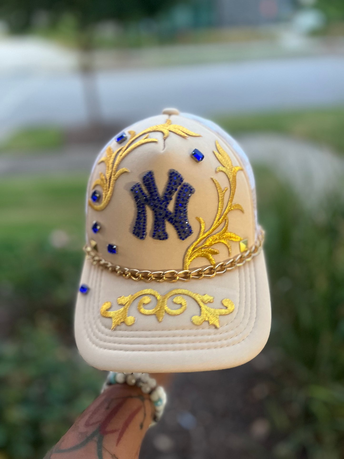 Diamonds and Florals trucker hats