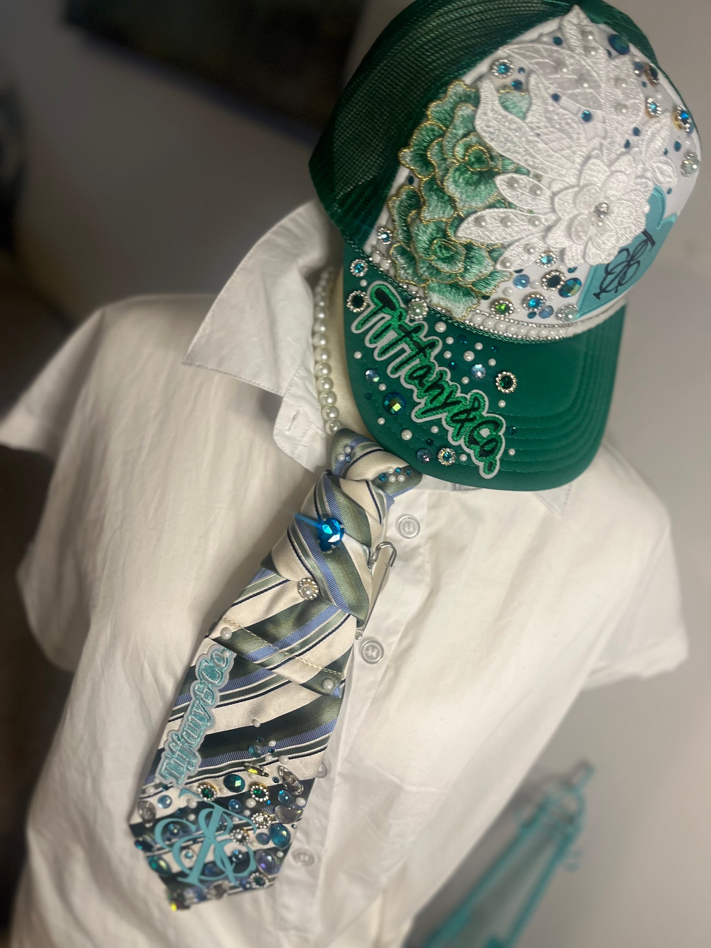 Bougie trucker hat & Upcycled necktie sets