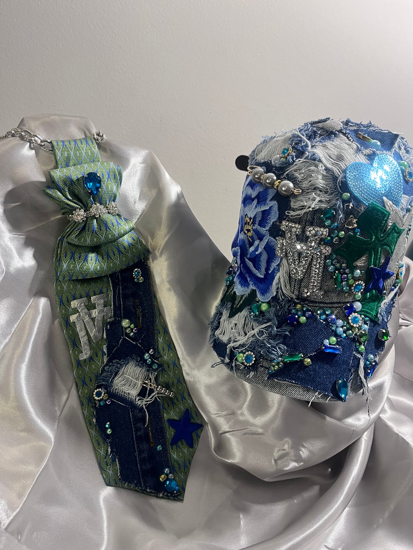 Bougie trucker hat & Upcycled necktie sets