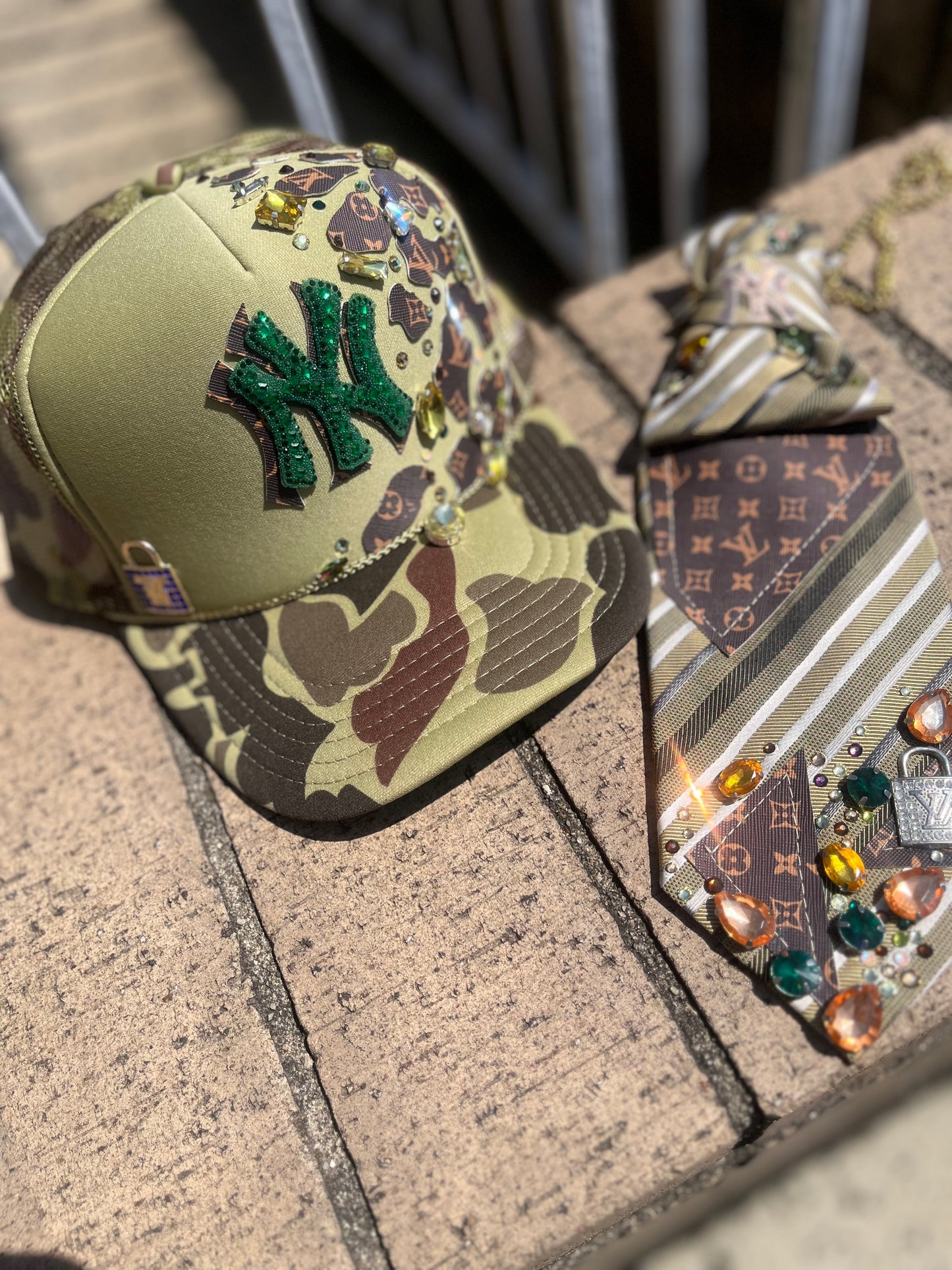 Bougie trucker hat & Upcycled necktie sets