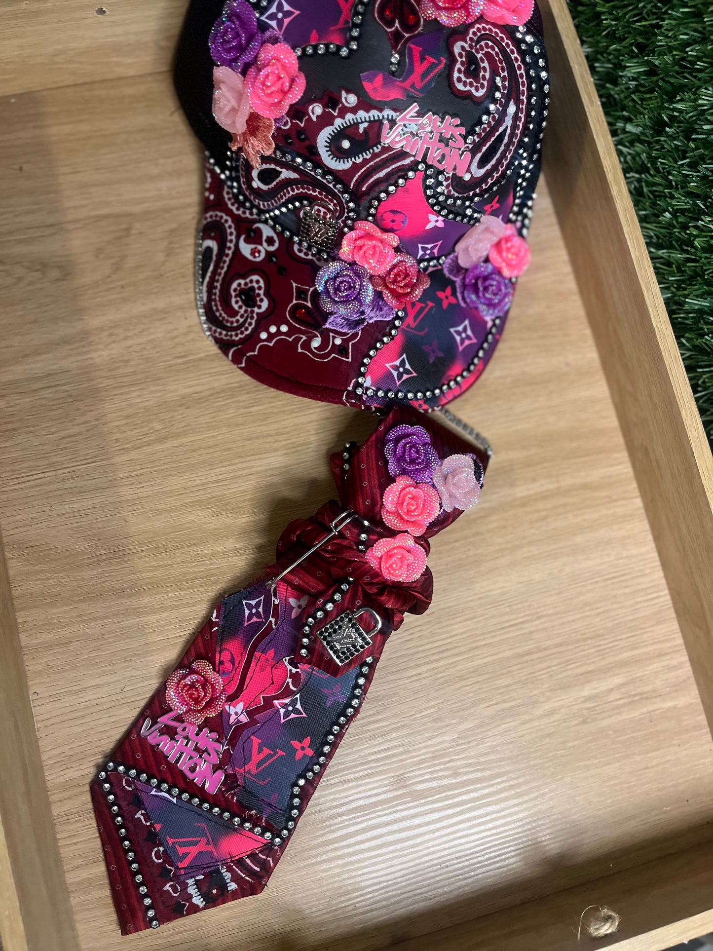 Bougie trucker hat & Upcycled necktie sets