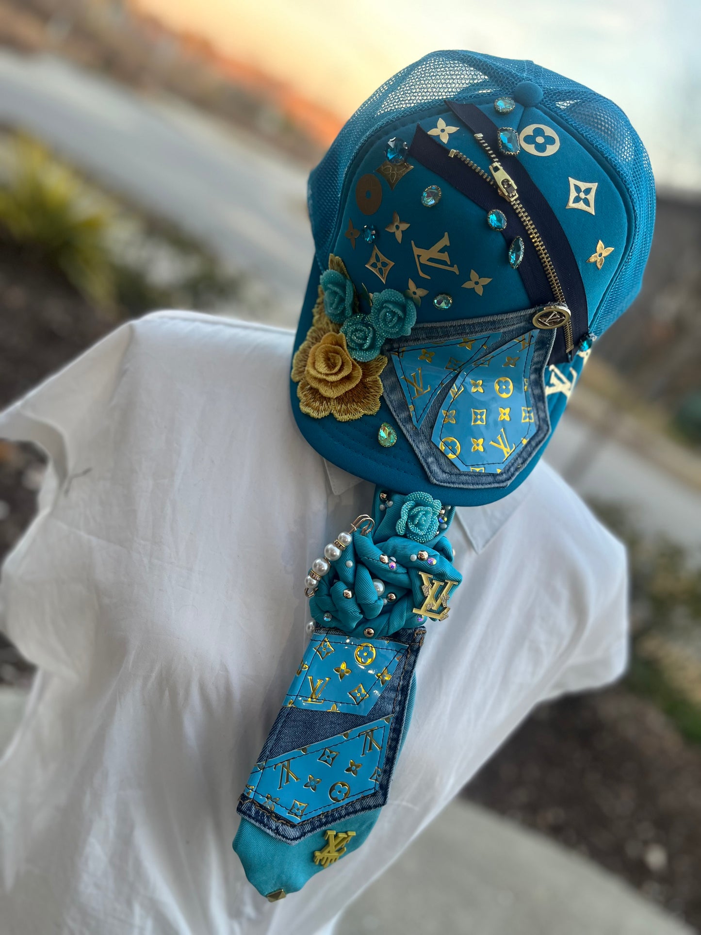 Bougie trucker hat & Upcycled necktie sets