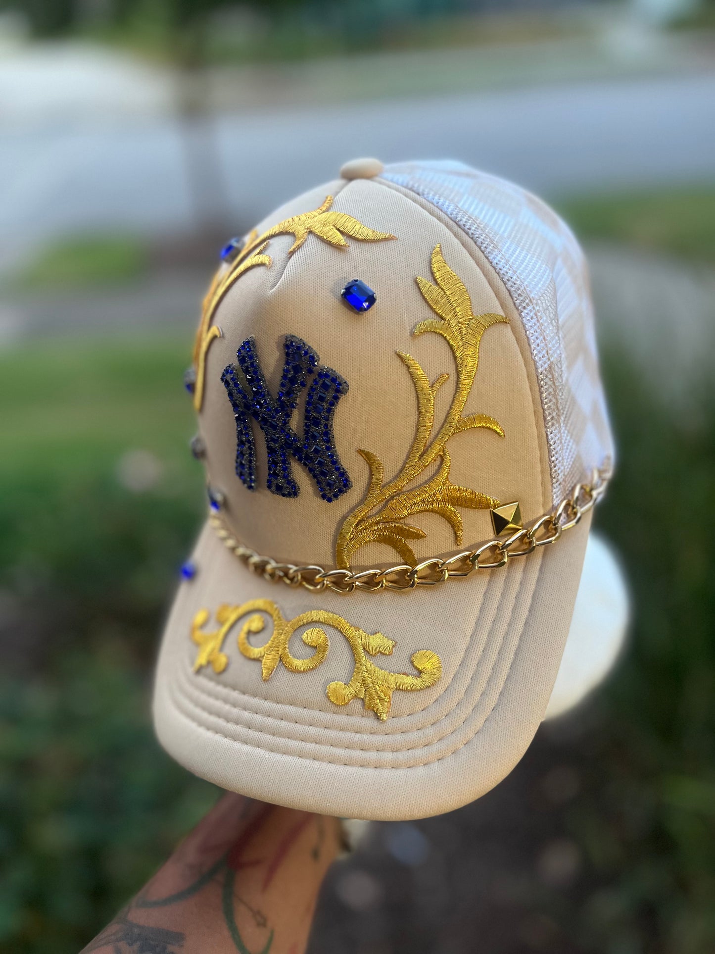Diamonds and Florals trucker hats